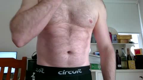 Snapshot of yourretroguy chatting on November 2, 2:14 am yourretroguy online show from November 2, 2:14 am