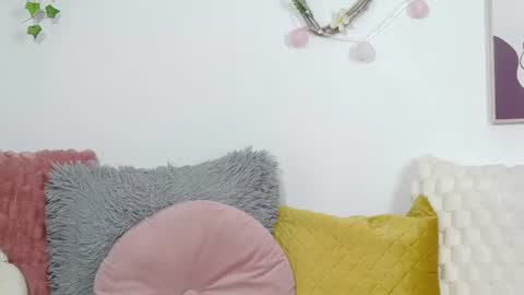Snapshot of yours_goddess chatting on June 11, 6:00 am yours_goddess online show from June 11, 6:00 am