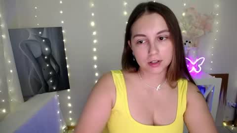 Snapshot of yours_piece_of_happiness_ chatting on July 17, 5:47 am Happy online show from July 17, 5:47 am