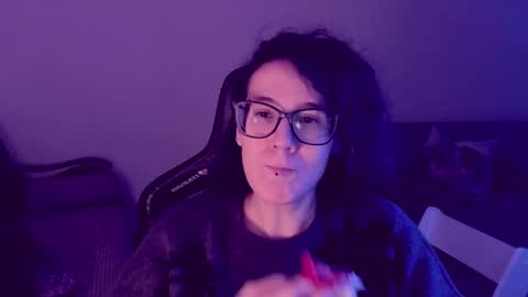 Snapshot of yourscosmic chatting on December 4, 12:41 am Yours Cosmic online show from December 4, 12:41 am