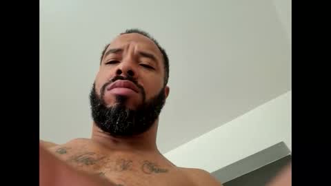 Snapshot of yoursexydaddy79 chatting on October 1, 3:18 pm mother fucker online show from October 1, 3:18 pm