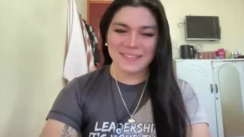 Snapshot of yoursexytowngirl chatting on June 8, 10:10 pm LALA online show from June 8, 10:10 pm