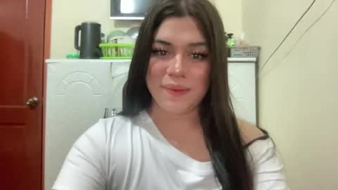 Snapshot of yoursexytowngirl chatting on June 27, 4:34 pm LALA online show from June 27, 4:34 pm