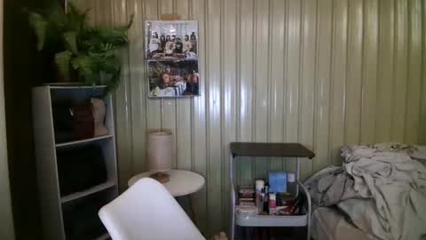 Snapshot of yoursubmissive_larah chatting on May 11, 3:56 am yoursubmissive_larah online show from May 11, 3:56 am