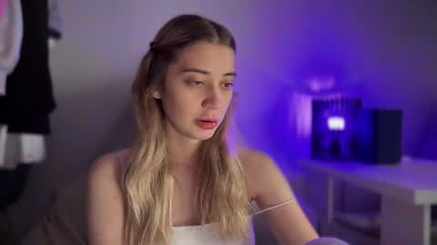 yoursweet_couple online show from September 24, 11:35 am