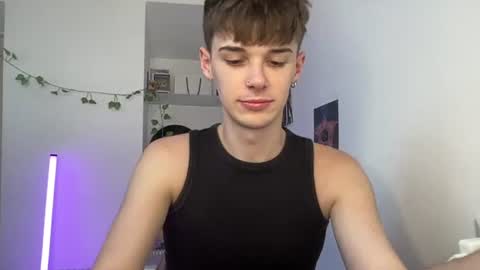 Snapshot of yoursweetyguy chatting on July 7, 1:04 pm yoursweetyguy online show from July 7, 1:04 pm