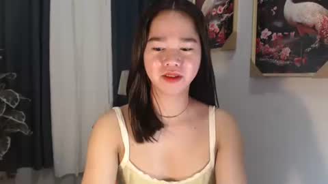 yourtinybunny online show from September 15, 10:37 am