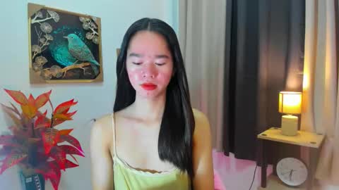 yourtinybunny online show from April 12, 10:20 am