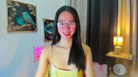 Snapshot of yourtinybunny chatting on April 29, 10:19 am yourtinybunny online show from April 29, 10:19 am