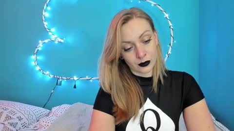 YourVenus00 -Follow my OF online show from February 5, 4:25 pm