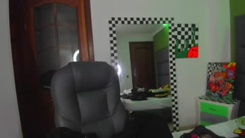Snapshot of yourvirtualgirlfriennd chatting on August 6, 6:37 am GI online show from August 6, 6:37 am
