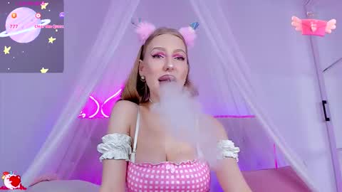 Snapshot of yourwilddestiny chatting on February 20, 11:27 pm Destiny online show from February 20, 11:27 pm