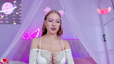 Snapshot of yourwilddestiny chatting on February 22, 10:52 pm Destiny online show from February 22, 10:52 pm