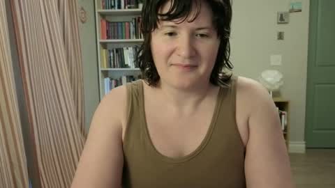 Rose Noire online show from April 8, 9:26 pm