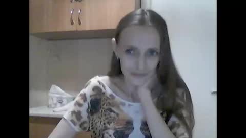 Snapshot of youur_light chatting on May 2, 6:46 pm Youur light online show from May 2, 6:46 pm