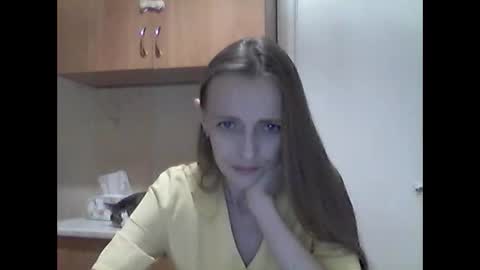 Snapshot of youur_light chatting on May 5, 7:11 pm Youur light online show from May 5, 7:11 pm