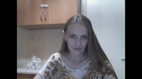 Snapshot of youur_light chatting on May 10, 6:35 pm Youur light online show from May 10, 6:35 pm
