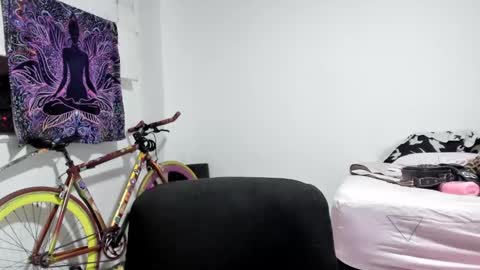 elizabeth  ju   online show from February 5, 1:04 am