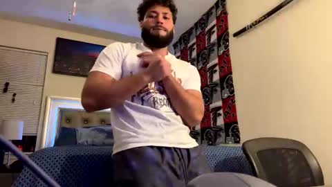 yovngbabyg4 online show from January 12, 1:53 am