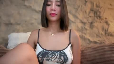 YowgineTheGreat online show from April 17, 4:37 am