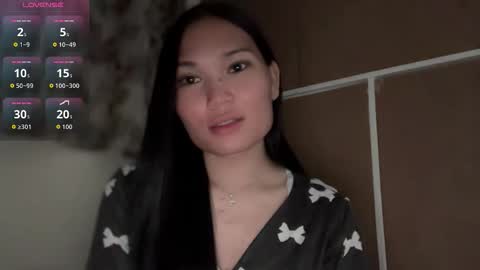 yrdrmgrl_jennie26 online show from February 6, 5:05 pm