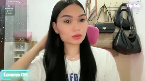 yrdrmgrl_jennie26 online show from April 7, 7:03 pm