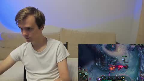 Yue Lang and Samm online show from December 3, 7:12 pm