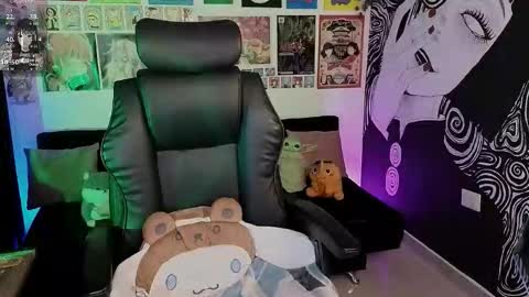    rawr   Anne Independent model      online show from February 10, 12:48 am