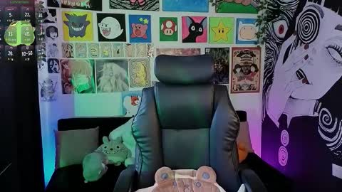    rawr   Anne Independent model      online show from March 18, 8:12 pm