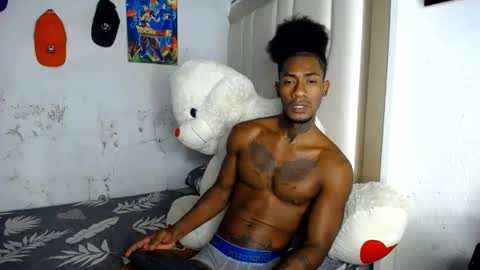 Snapshot of yulian_23 chatting on June 12, 9:14 pm Ivan online show from June 12, 9:14 pm