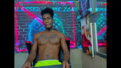 Snapshot of yulian_23 chatting on June 22, 3:20 pm Ivan online show from June 22, 3:20 pm