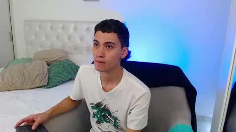 yulian_vasquez online show from February 16, 7:21 pm