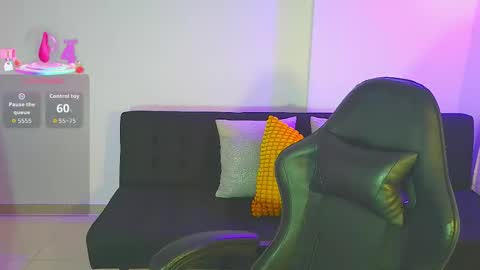 Yulienne online show from February 15, 12:18 am