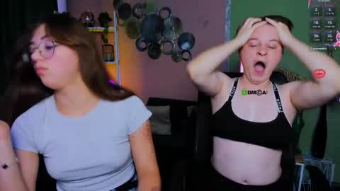 Snapshot of yume_sakura_ chatting on October 17, 8:06 am yume_sakura_ online show from October 17, 8:06 am