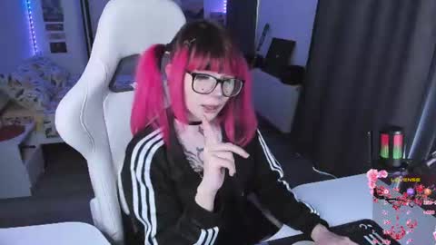 Snapshot of yumi_youkai chatting on June 15, 2:36 am Yumi 3 online show from June 15, 2:36 am