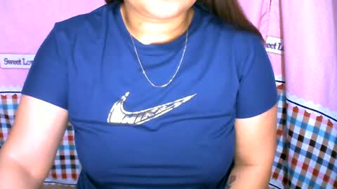 Snapshot of yumie_pussyx chatting on June 19, 9:18 pm Yumie online show from June 19, 9:18 pm