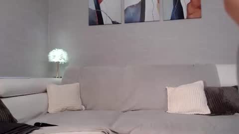 Snapshot of yummy_blonde chatting on July 3, 10:10 am you babe online show from July 3, 10:10 am