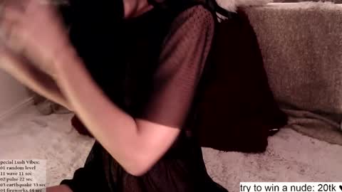 Mia  online Monday 10pm CET online show from March 23, 8:24 pm