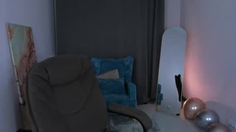 Snapshot of yummy_lamii chatting on June 25, 5:12 am Cindey online show from June 25, 5:12 am
