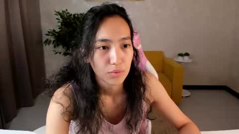 Snapshot of yummy_lamii chatting on July 3, 3:35 am Cindey online show from July 3, 3:35 am