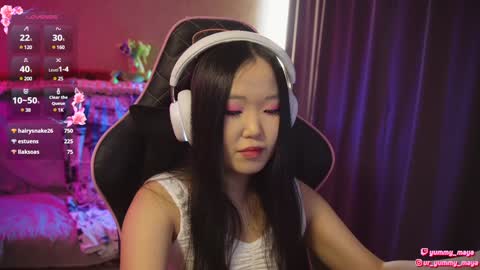 Snapshot of yummy_maya chatting on February 6, 8:18 am Chimi online show from February 6, 8:18 am