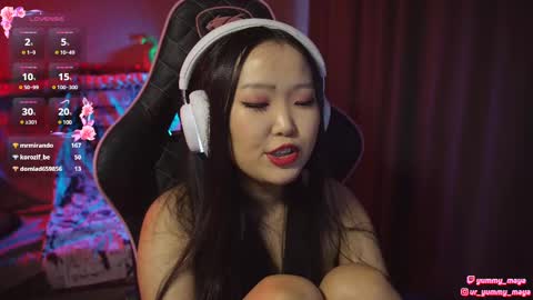 Snapshot of yummy_maya chatting on February 21, 12:17 pm Chimi online show from February 21, 12:17 pm