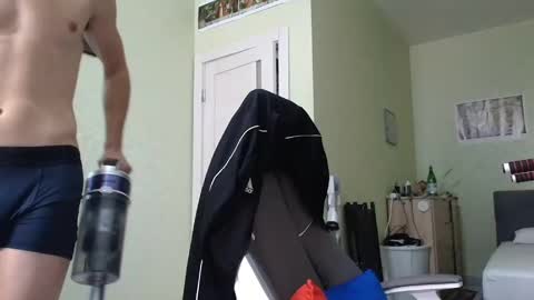 Snapshot of yummyalexxx chatting on December 17, 5:40 am Alex online show from December 17, 5:40 am