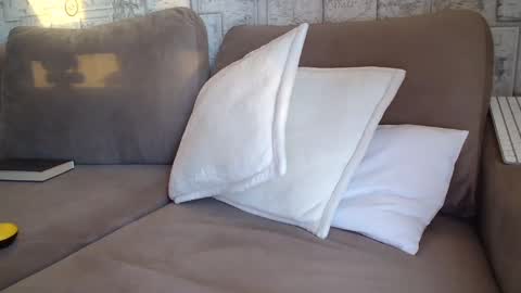 Snapshot of yummyalexxx chatting on January 22, 5:05 am Alex online show from January 22, 5:05 am