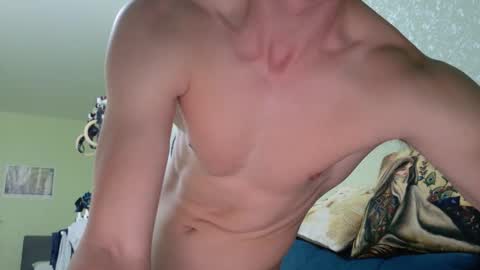 Snapshot of yummyalexxx chatting on December 21, 4:58 pm Alex online show from December 21, 4:58 pm