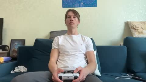 Snapshot of yummyalexxx chatting on February 5, 10:31 am Alex online show from February 5, 10:31 am