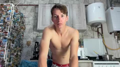 Snapshot of yummyalexxx chatting on May 15, 4:36 pm Alex online show from May 15, 4:36 pm