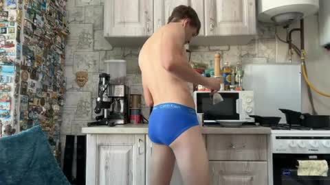 Snapshot of yummyalexxx chatting on May 26, 2:35 pm Alex online show from May 26, 2:35 pm