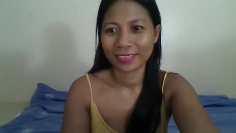 Snapshot of yuna_05 chatting on January 6, 4:43 pm yuna_05 online show from January 6, 4:43 pm