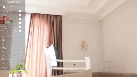 Snapshot of yuna_leen chatting on December 3, 6:21 am yuna_leen online show from December 3, 6:21 am